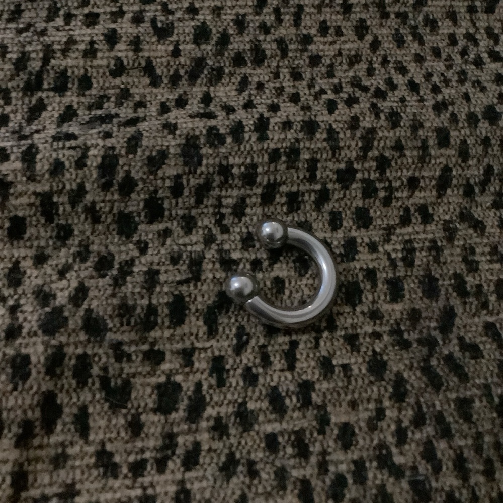 4g septum horseshoe